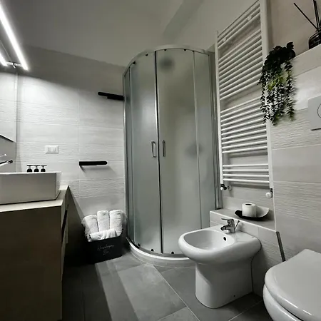 Goodbye Moon Brindisi