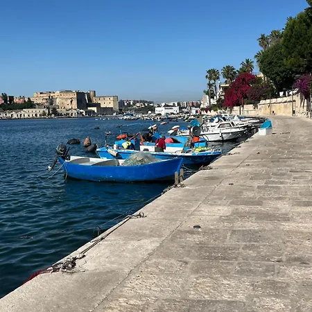 Goodbye Moon Brindisi