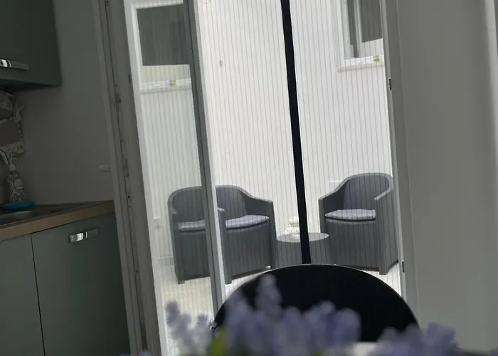 Daire Goodbye Moon Brindisi